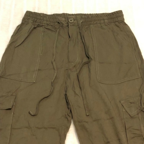 Ardene Army Green High-Waisted Lightweight Cargo Pants - Picture 3 of 14